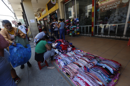 Comercio. Cerca del área que será peatonal existe un agitado comercio.