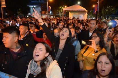 Festejos. Los capitalinos disfrutaron de música y baile en el ‘Amazonazo’.