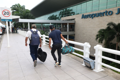 Oportunidades. Muchos jóvenes han decidio viajar en busca de nuevos desafíos fuera del Ecuador.