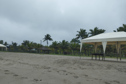 El predio está al pie de la playa por donde ingresaron los detenidos. Uno de ellos trabajaba en jardinería, en la casa.