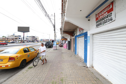 Cierres. Muchos negocios han optado por cerrar sus puertas y mudarse a otros sectores. Las ‘vacunas’ alimentan la violencia criminal en el cantón.