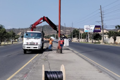 Trabajos. El Municipio de Daule intervino en la vía. La ciudadanía en Villa Club esperan que también se los escuche.