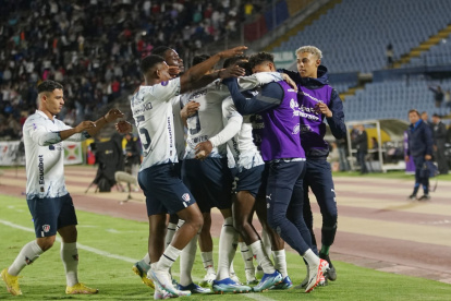 Los Albos celebran el gol de Paolo Guerrero