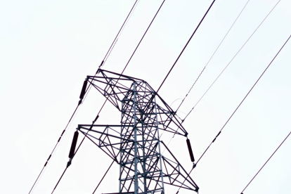 Instalación. Una imagen referencial del sistema de transmisión eléctrico.