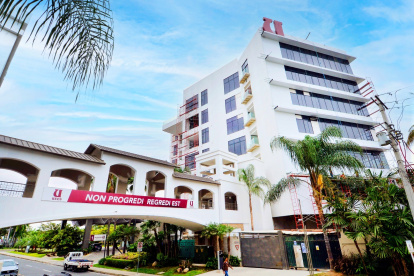 Carreras. La UEES es una de las alternativas para estudiar Online.