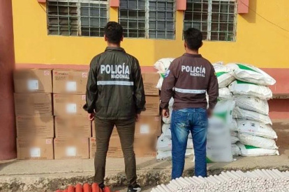 Incautación. El material explosivo que decomisaron miembros de la Policía Nacional y de las Fuerzas Armadas.