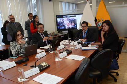 Patricio Chávez, de la Revolución Ciudadana, dirigió la sesión en medio de reclamos y tensiones.