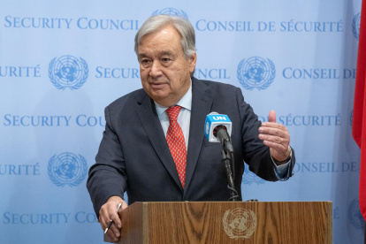 Fotografía cedida por la ONU donde aparece su secretario general, António Guterres, mintras habla durante una rueda de prensa celebrada en la sede del organismo en Nueva York (EEUU).
