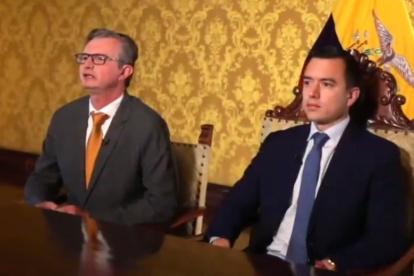 El ministro de Finanzas, Juan Carlos Vega, y el presidente Daniel Noboa.