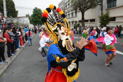 Desfile de los Mercados por la Fiestas de Quito.