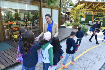 Alegría Crespo defiende un modelo de educación donde los niños son motivados a amar el conocimiento.