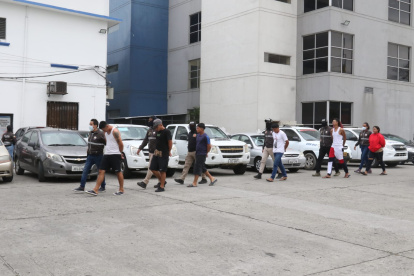 Los detenidos estarían implicados en diversos delitos.