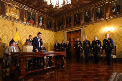 Acto de posesión de Alto Mando Militar realizado en Carondelet.