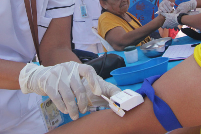 Pruebas. El 50% de las pruebas se realizaron en barrios, es decir la Alcaldía
se esforzó para llegar a la comunidad. El otro 50% fueron muestras
tomadas en unidades pertenecientes a la red de salud municipal.