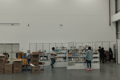 Ultimando detalles para la feria del Libro que se realizará en el l Centro de Convenciones Metropolitano