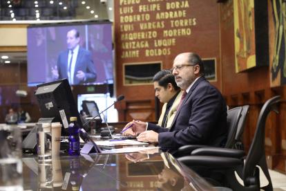 Pleno. La sesión 872 de la Asamblea, para tratar el juicio político del expresidente Guillermo Lasso fue dirigida por Henry Kronfle.