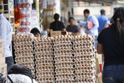 Guayaquil.- Un local de venta de huevos en el mercado ubicado en la calle Pedro Pablo Gómez.