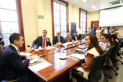A la reunión sobre el Quinto Puente no fue invitado el Municipio de Guayaquil.