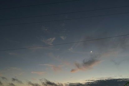 Paisaje. Vista del atardecer desde la orilla de la parroquia Tiputini en el cantón Aguarico. Cerca de la entrada al Parque Nacional Yasuní ITT