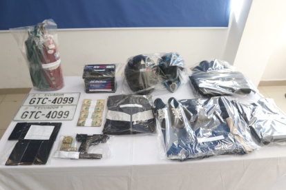 La Policía presentó a los detenidos y las evidencias incautadas.