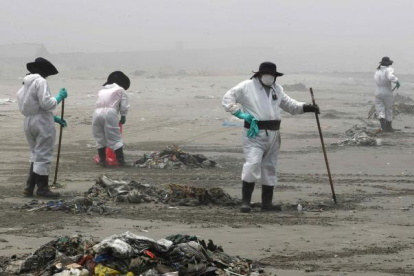 En 2022 Repsol fue responsable de un derrame de petróleo en las playas de Perú.