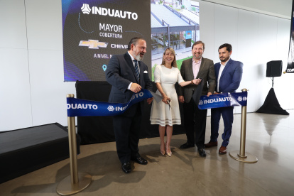 Xavier Molestina, Johanna Coppiano, Santiago Nebel y Carlos Pesantes.