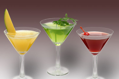 Bebidas.- Cocteles con alcohol y azúcar.