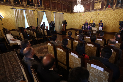 La ceremonia de posesión se realizó en el Salón Amarillo del Palacio de Carondelet.
