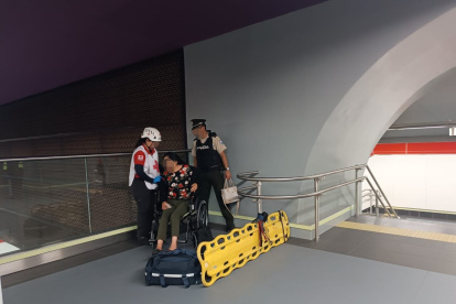 La mujer de 47 años recibió asistencia médica.