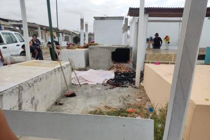 Ataque. El hombre fue acribillado en el barrio El Dorado, en Salinas.