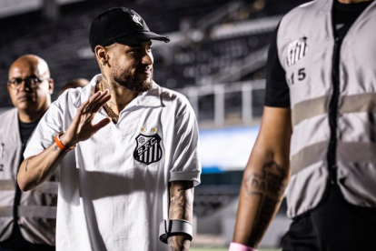 El astro brasileño, Neymar lamenó el descenso de Santos