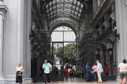 Lugar. El Municipio de Guayaquil puso a disposición la realización del certificado de no adeudar en línea.