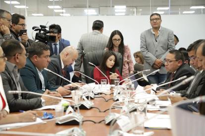 Estado. A la Comisión de Fiscalización van llegando, de a poco, documentos de los juicios represados.