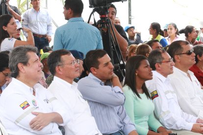 Exfuncionario. Pedro Merizalde (segundo desde la izquierda) ocupó cargos altos en el gobierno del prófugo expresidente Rafael Correa.