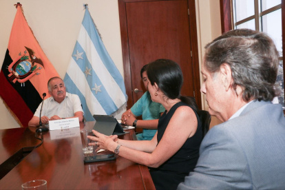 Diálogo. Miembros de las industrias pidieron garantías de seguridad.