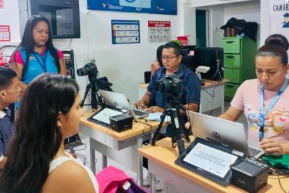 Oficina. En el Registro Civil constan todos los nombres de los ciudadanos ecuatorianos.