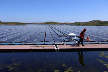 Energía.- Uno los parques fotovoltaico flotante de Europa.