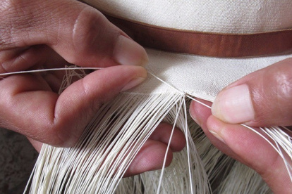 Objeto. El accesorio se lo usa como parte de la moda.