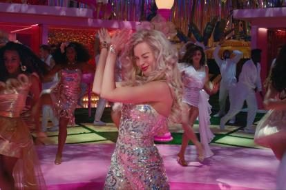 Margot Robbie como Barbie.