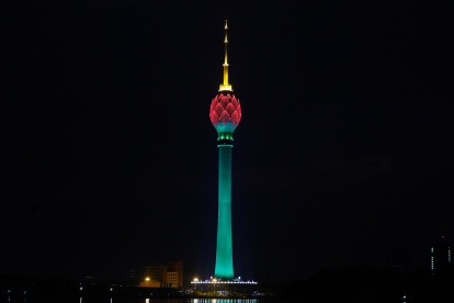 Construida por 104,3 millones de dólares y la esperanza de que la torre se convierta en un icono en Sri Lanka.