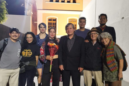 Grupo. Las dos obras son para un grupo estudiantil.