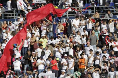 Los hinchas de Liga de Quito pintarán de blanco el estadio Rodrigo Paz.