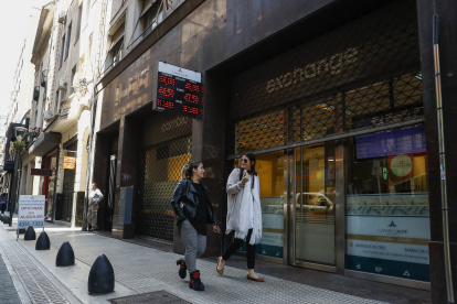 Vista de una casa de cambio de Buenos Aires (Argentina).