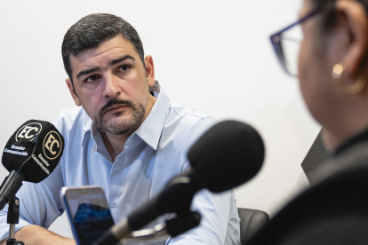 Comunicación. El alcalde de Guayaquil durante su enlace radial durante este miércoles.