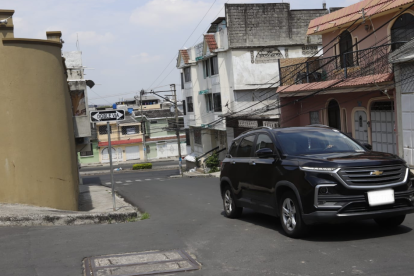 Sauces IX, lugar donde un sujeto que estaba estacionado disparó contra los delincuentes.