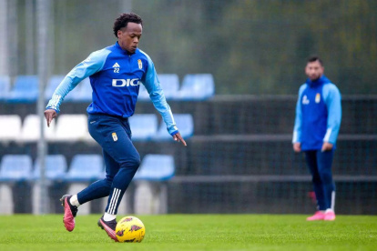 FUTBOLISTA ECUATORIANO DEL REAL OVIEDO |