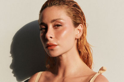 Cami tiene 27 años.