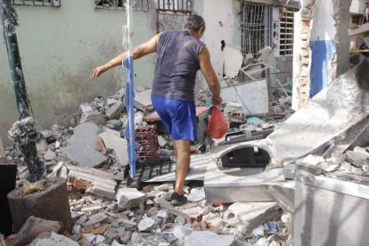 La explosión dejó daños materiales y una persona herida