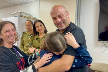 Tel Aviv. Hila Rotem Shoshani, de 13 años, tras su liberación.