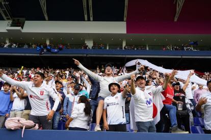 Los hinchas de Liga de Quito pintarán de blanco el estadio Rodrigo Paz.
